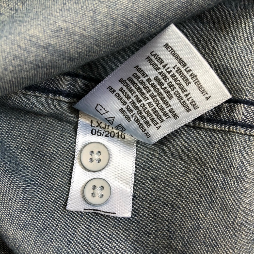 NWT Prince & Fox l Chambray Button Down Shirt S - Picture 9 of 10